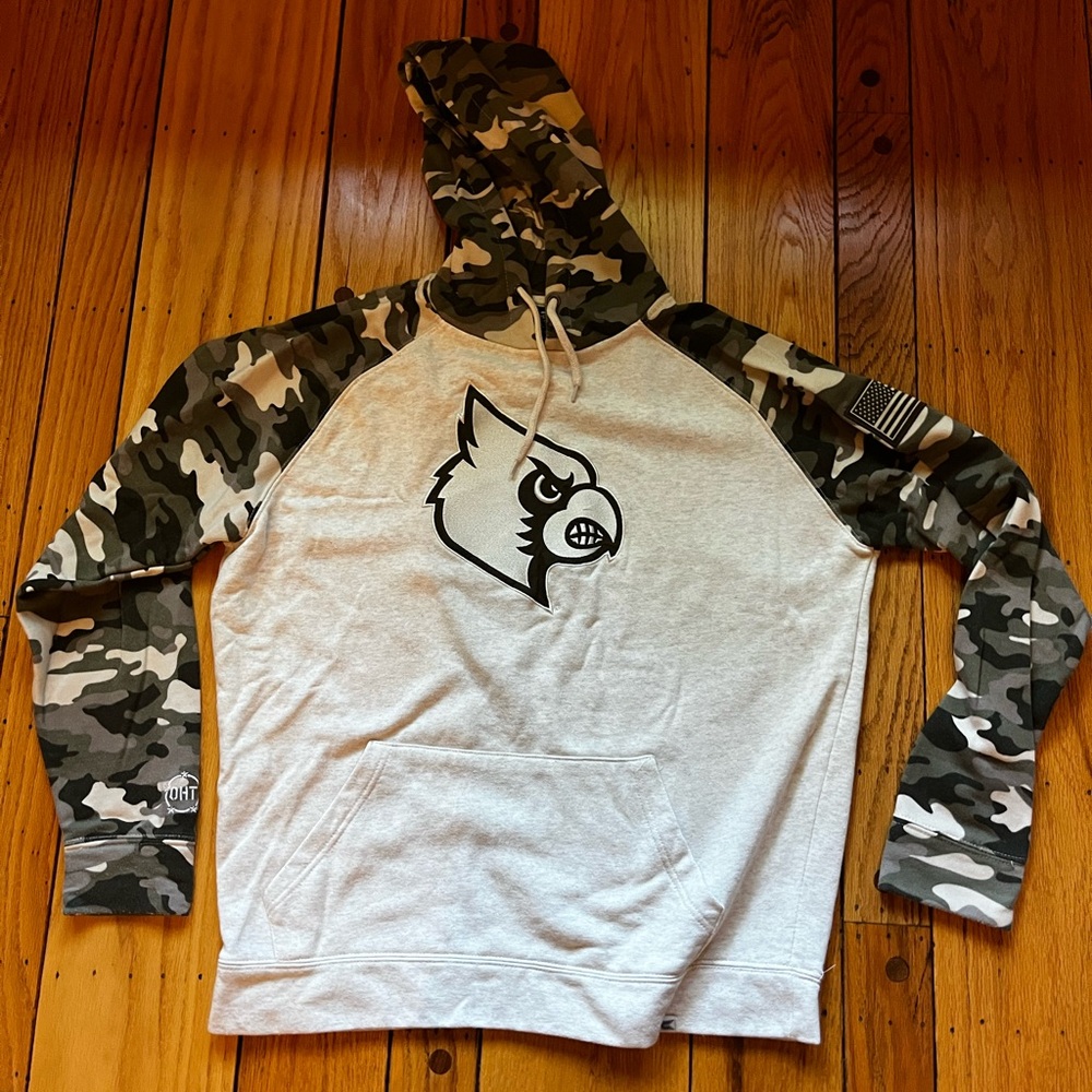 Louisville Cardinals Camouflage Sleeve men’s Hoodie, size large